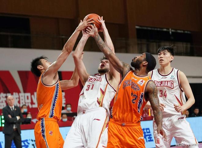 首届“百BA”广东百家姓篮球赛即将开幕，前广东宏远队球员王薪凯邀您赛场见！（首届“百BA”广东百家姓篮球赛即将拉开帷幕，前广东宏远球员王薪凯邀您到场相见！）