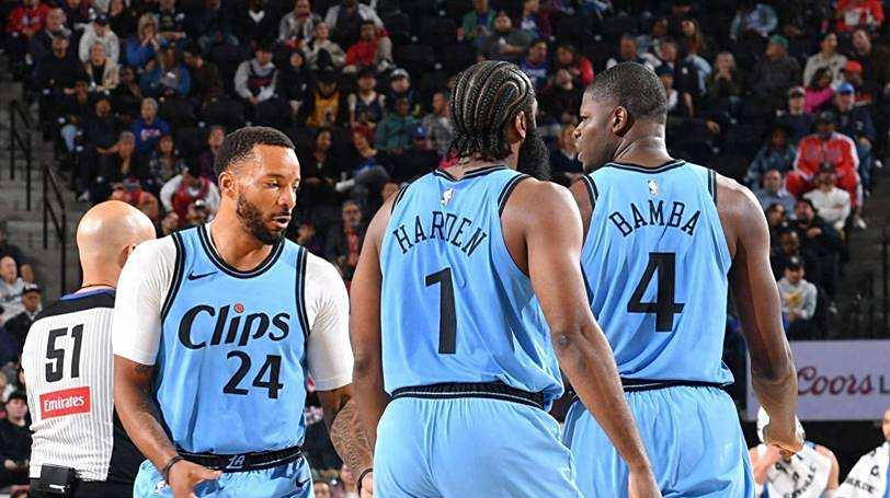 难逃四连败？海港三大核心缺阵亚冠，中超冠军本轮若再失利或将提前出局（海港三大核心缺阵亚冠告急：中超冠军本轮再失利恐提前出局，四连败阴霾难散）