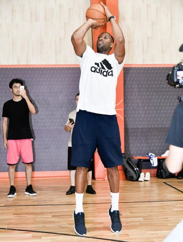 西媒：桑坦德竞技状告巴萨低价出售托雷，恶意逃避二次分成（西媒称桑坦德竞技起诉巴萨压价出售托雷，意图规避二次分成）