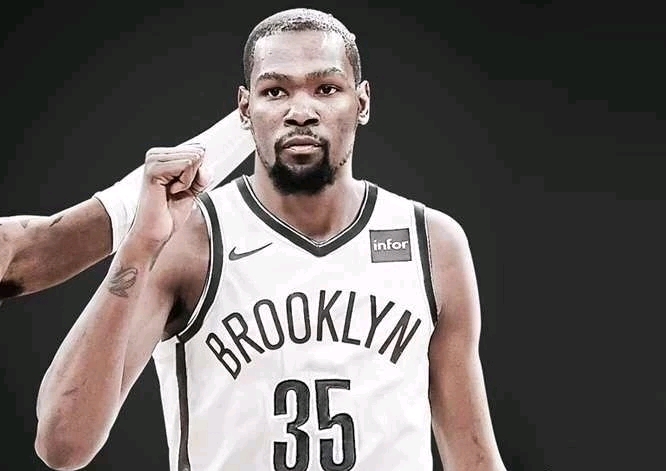 萨拉赫的利物浦告别曲：何去何从？（萨拉赫挥别利物浦：下一站在哪里？）