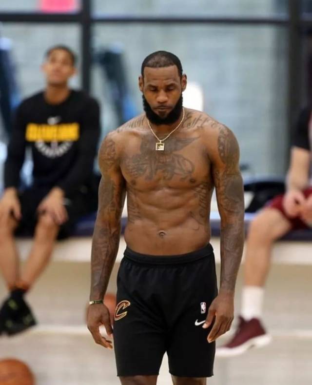 CBA赛季亮点回顾：精彩得分集锦（CBA赛季高光回顾：精彩得分瞬间合集）