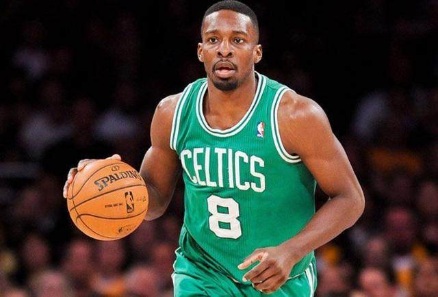 历史第三对组合！东契奇&里夫斯本赛季场均得分同时28+（史上第三组搭档！东契奇与里夫斯本季场均得分双双28+）