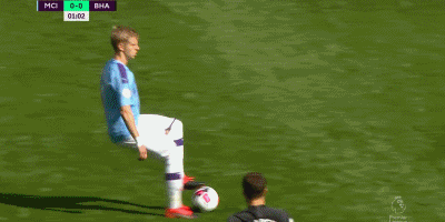 詹姆斯关键上篮助球队锁胜（詹姆斯关键上篮定胜负）