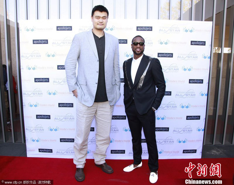 美媒体人：詹姆斯的球迷自然会成为湖人的球迷 这诱惑很难抵挡（美国媒体人称：支持詹姆斯者往往会转投湖人，这种吸引力难以抗拒）