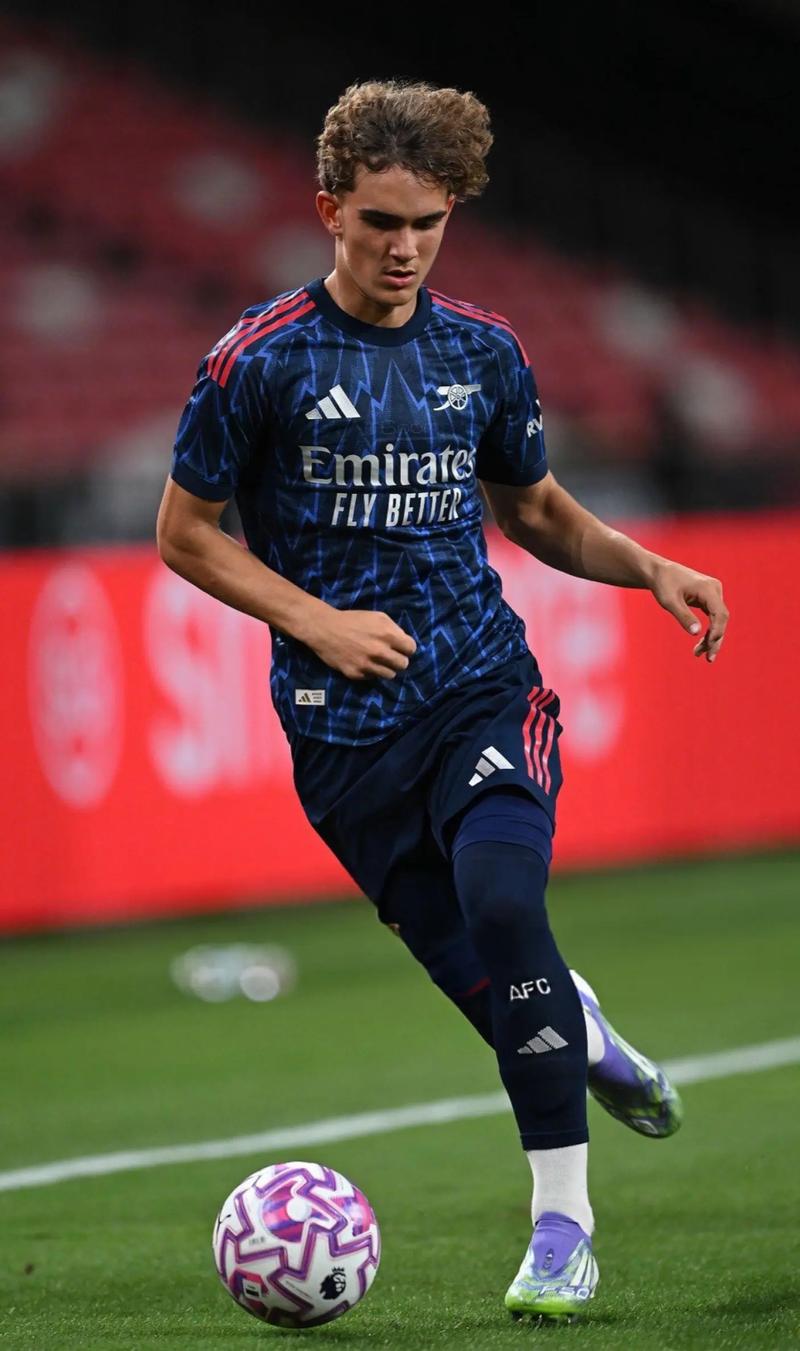 谢维军：收官战球票一下子就卖光了，我们全队上下也非常开心（谢维军：收官战门票瞬间售罄，全队上下倍感欣喜）