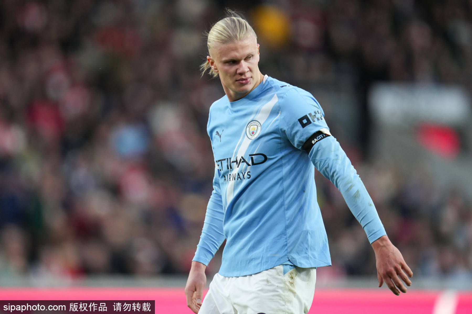 罗马诺：曼联并未与巴萨就费尔明展开谈判，球员只专注巴萨（罗马诺：曼联未与巴萨就费尔明接洽，球员仍专注巴萨）