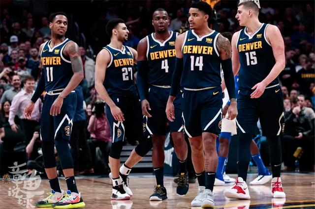 聊了什么？阿隆索欧冠赛后与弗林蓬进行了14分钟秘密会谈（欧冠赛后阿隆索与弗林蓬密谈14分钟，内容仍成谜）