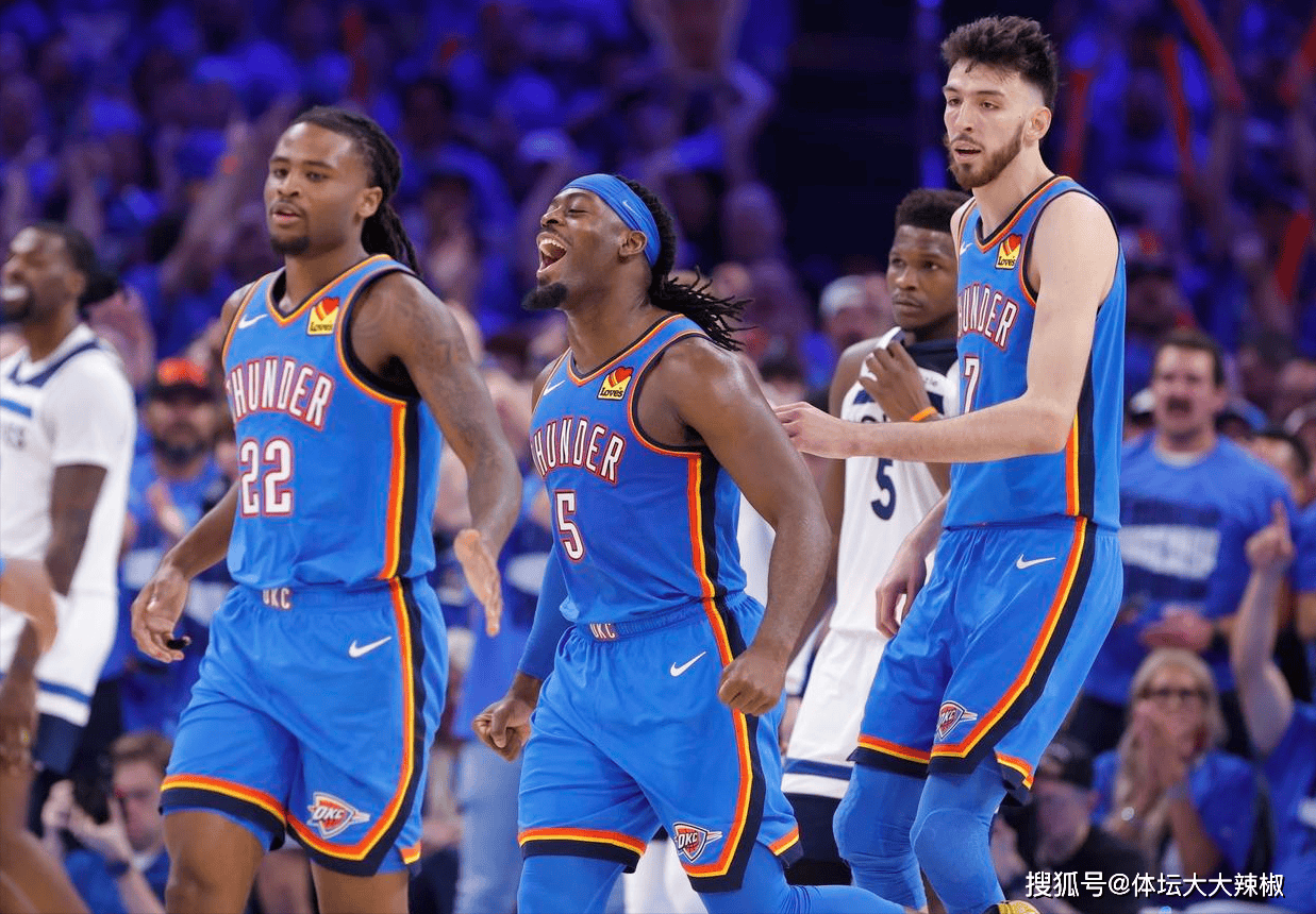 阿德莱德联门将：享受球队氛围，希望元旦前最后两战全取六分（阿德莱德联门将：队内氛围佳，盼元旦前两战全胜取满分）