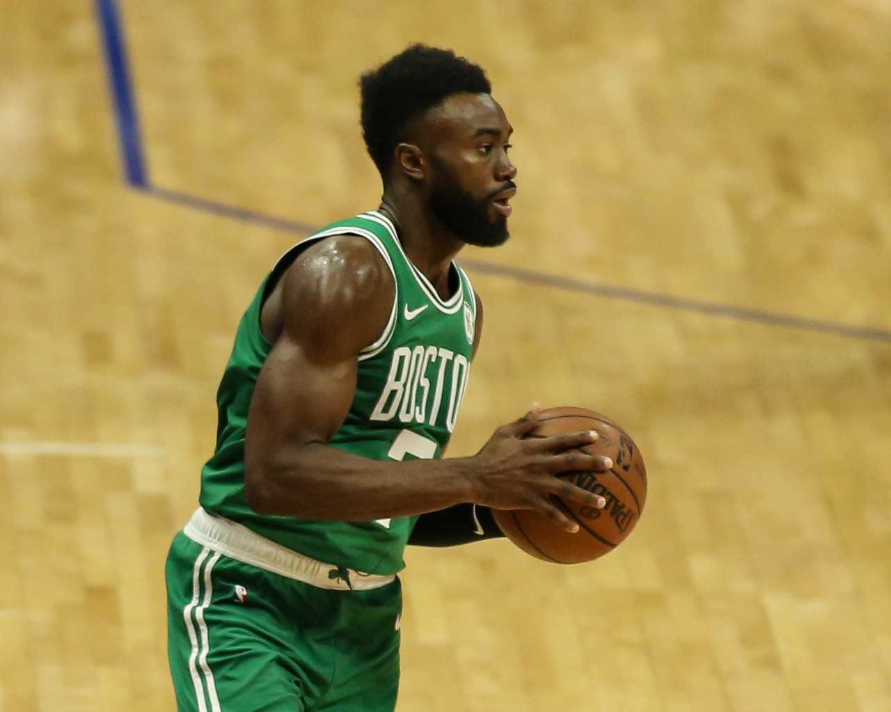 足球中超球队宣布签下五大联赛中场悍将（中超俱乐部官宣引进五大联赛强悍中场）