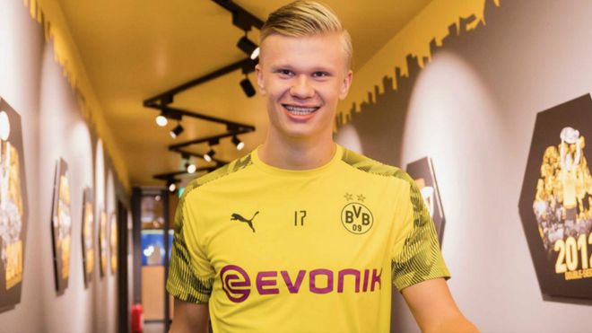 上下半场防守迥异！雷迪克：板凳球员改变了比赛走势（前后半场防守反差巨大，雷迪克：替补球员扭转战局）