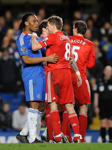 斯科蒂·巴恩斯展现全面实力（斯科蒂·巴恩斯尽显全能身手）