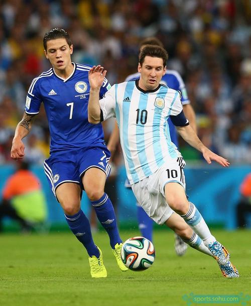 英超第一后腰！凯塞多首发 切尔西英超胜率52% 未首发胜率仅25%（英超第一后腰凯塞多！其首发时切尔西英超胜率52%，未首发仅25%）