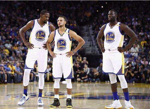 全市场：尤文有意签下弗拉泰西，也将尝试与弗拉霍维奇续约（全市场：尤文瞄准弗拉泰西，并推进与弗拉霍维奇的续约）