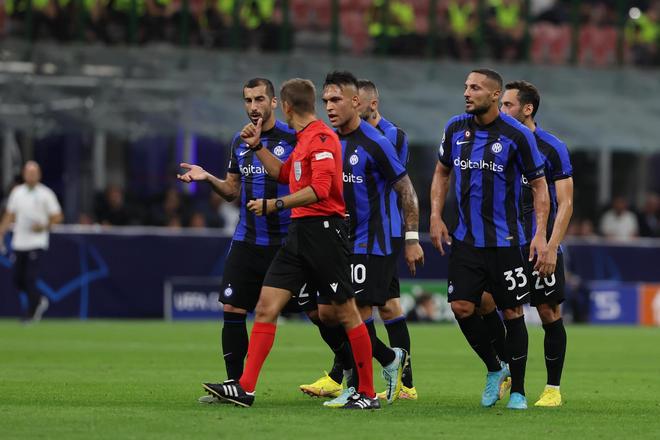 每体：弗里克是否让特狮出战国王杯，将决定后者在巴萨的未来（每体：弗里克是否在国王杯启用特狮，或将左右其在巴萨的前景）