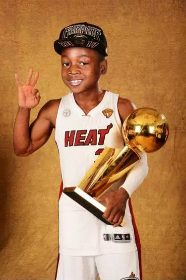 东契奇这是进攻万花筒防守千疮百孔（东契奇进攻千变万化，防守漏洞百出）