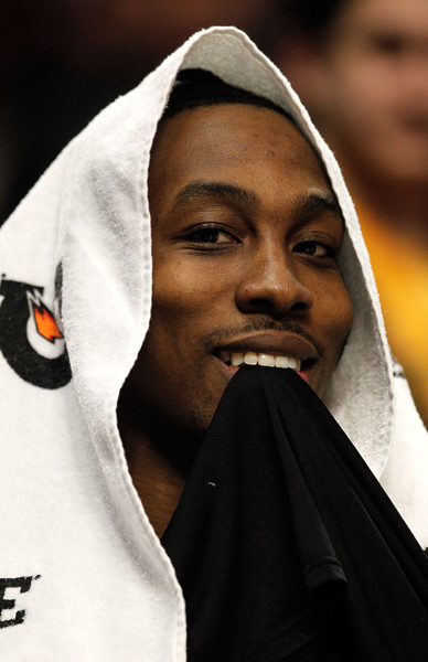 苏超终局之战即将打响，南通队vs泰州队谁能问鼎冠军？苏...（苏超收官大战将至，南通对决泰州，冠军花落谁家？）