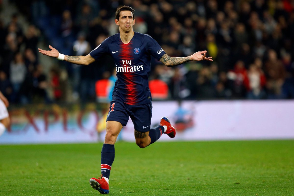 他就是球队的心脏（他是这支球队的灵魂）